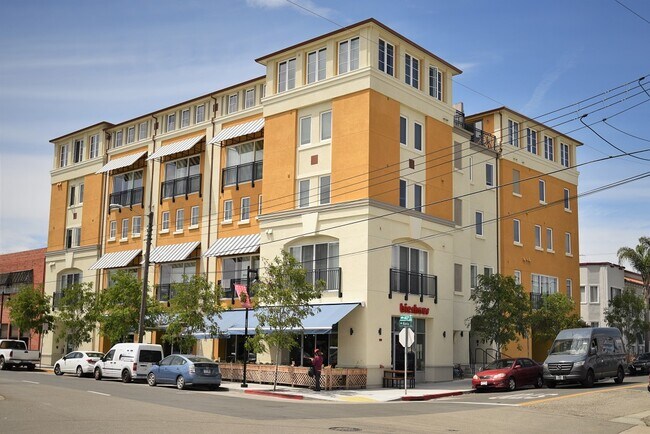 Building Photo - 364 40th St