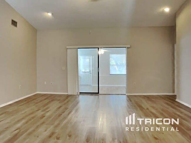 Building Photo - 1203 70th Dr E