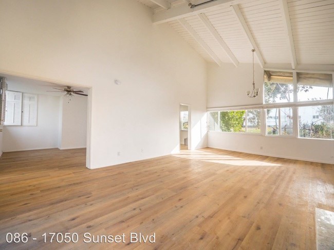 Building Photo - 17050 Sunset Blvd