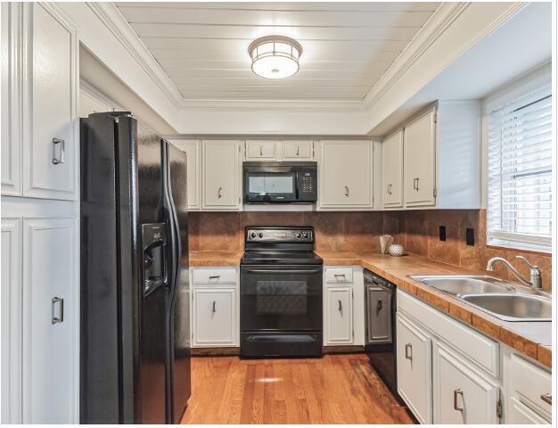 Building Photo - 415 Pine Tree Ct