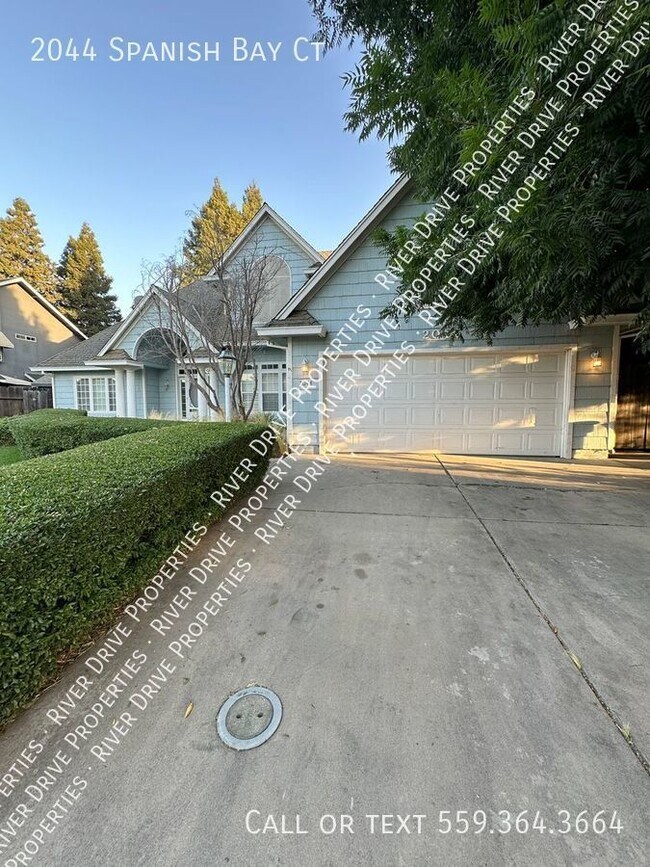 Building Photo - Spectacular custom home for lease!