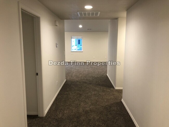 Foto del edificio - 4425 N McCabe Rd