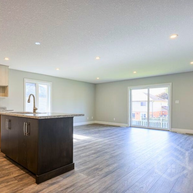 Building Photo - 2-Bedroom House available in Norwich!!