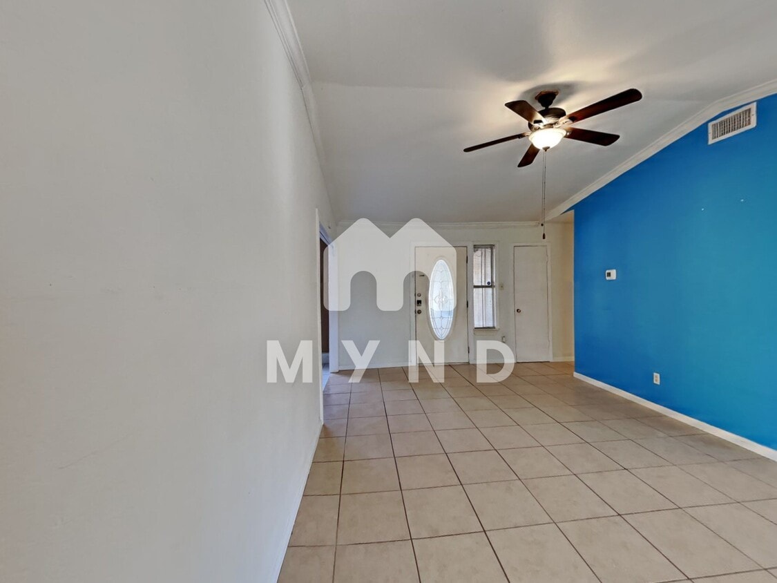 Primary Photo - 2411 Rockridge Dr