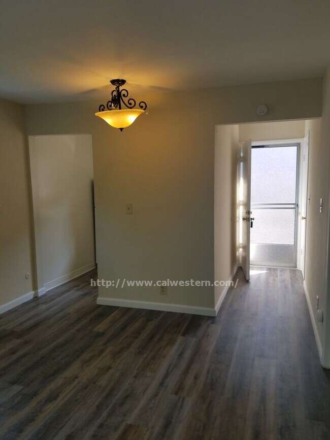 Foto del edificio - 1 BEDROOM IN WILLOW GLEN
