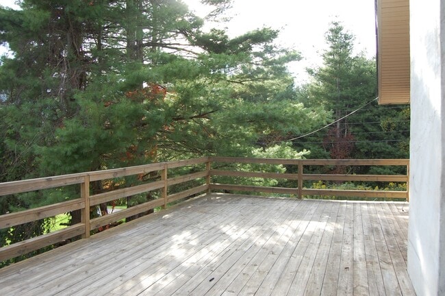 Building Photo - 109 Forest Lake Ln