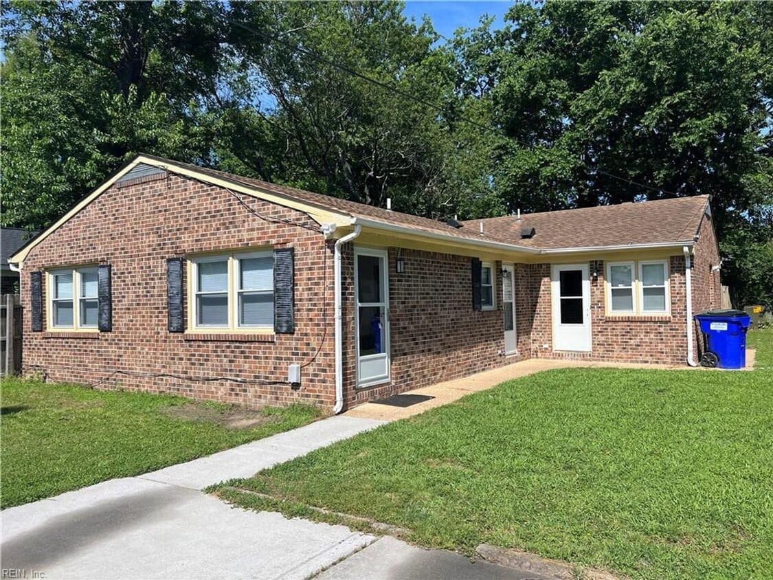 Primary Photo - 3-Bedroom Ranch in Camellia Gardens