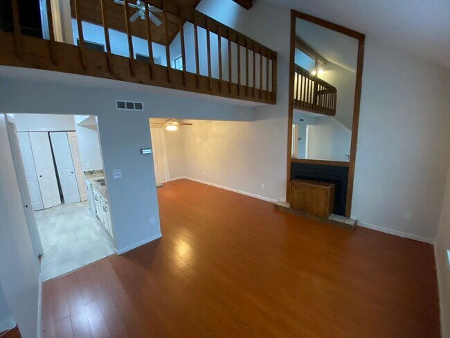 Foto del edificio - Charming 1BR Home with Loft & Vaulted Ceilings – Fresh Updates & Off-Street Parking!
