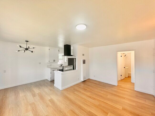 Foto del edificio - 6303 Cherry Ave
