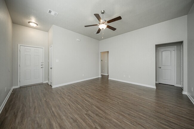 Foto del edificio - 2211 John Ross Ct
