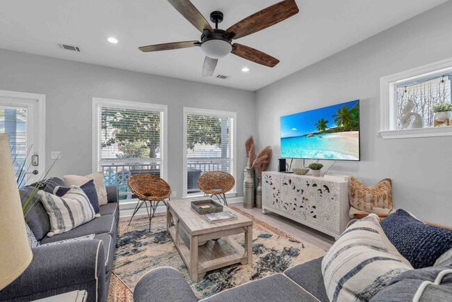 Foto del edificio - 61 Sunfish St