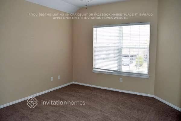 Building Photo - 3832 Sevenoaks Dr