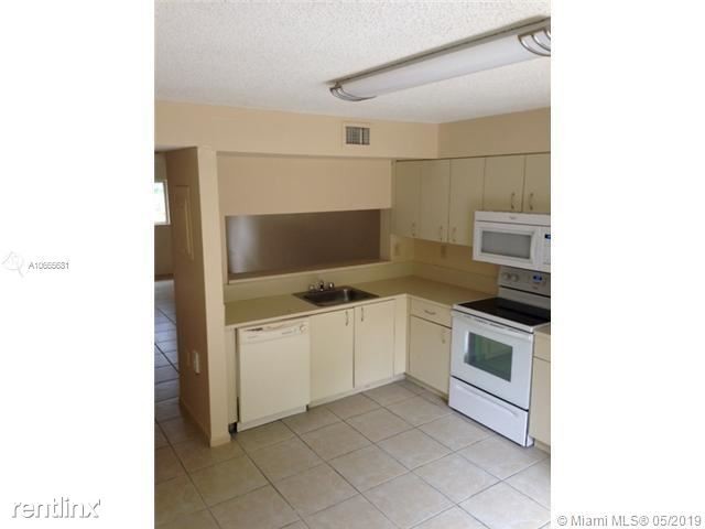 Building Photo - 2 br, 1.5 bath Condo - WATERVIEW CONDO