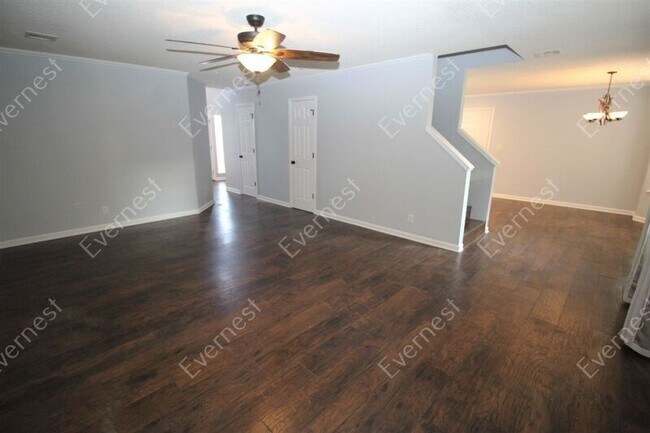 Building Photo - 1604 S Kalanchoe Ave W