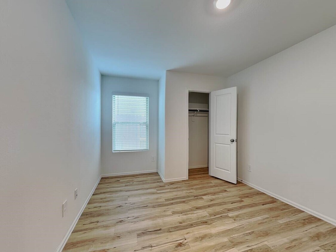 Foto del edificio - 18714 Mercer Fls Dr