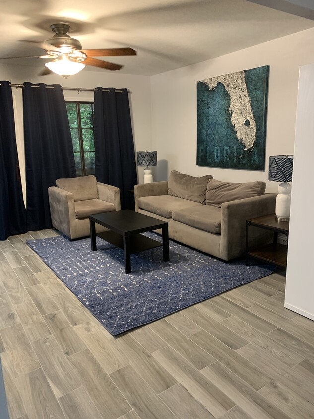 Foto principal - 900 SW 62nd Blvd