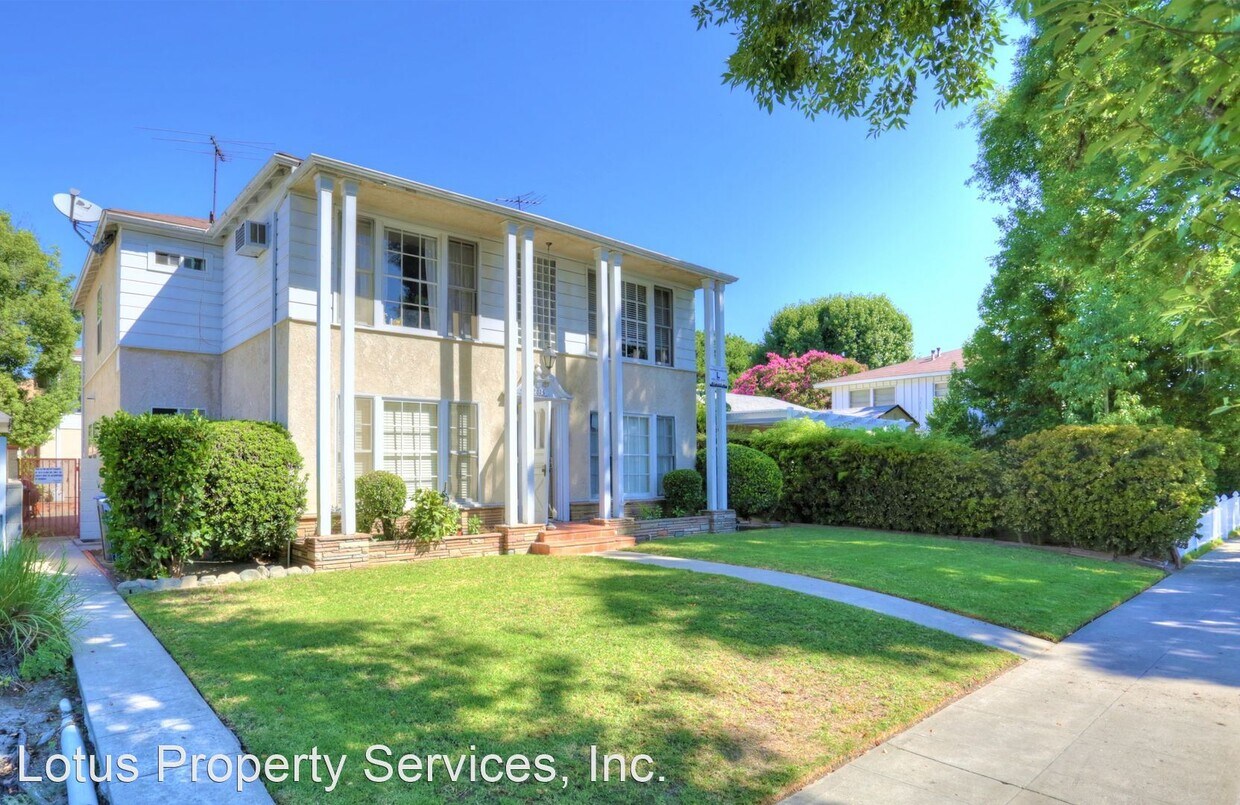 Primary Photo - 2815 W Clark Ave