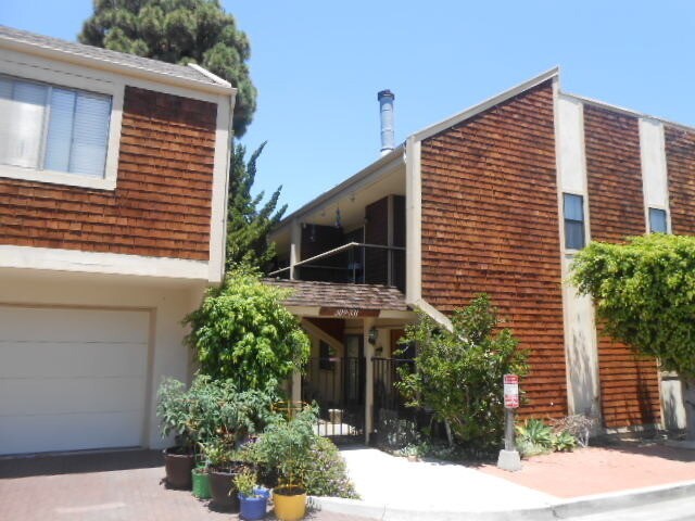 Primary Photo - 327 Dahlia Pl