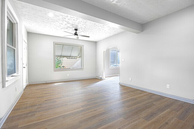 Building Photo - 3240 W 56th St