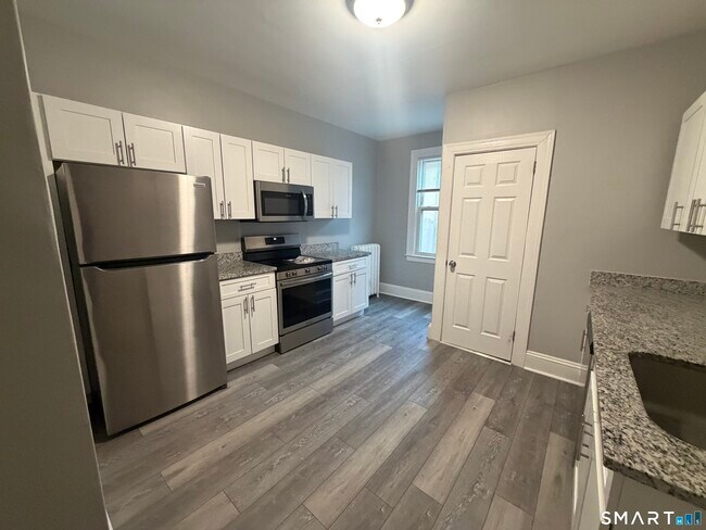 Foto del edificio - 800 Farmington Ave