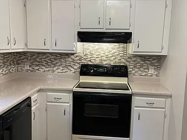 Foto del edificio - 610 Cedarbrook Ct