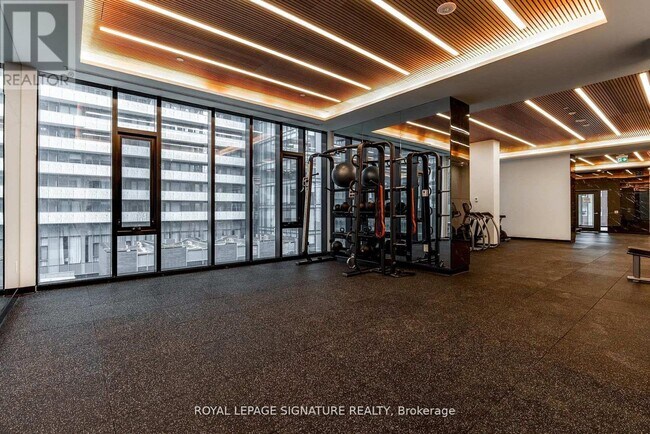 Building Photo - 634 Church St