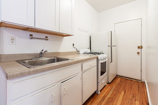 Foto del edificio - 951 W Cornelia Ave