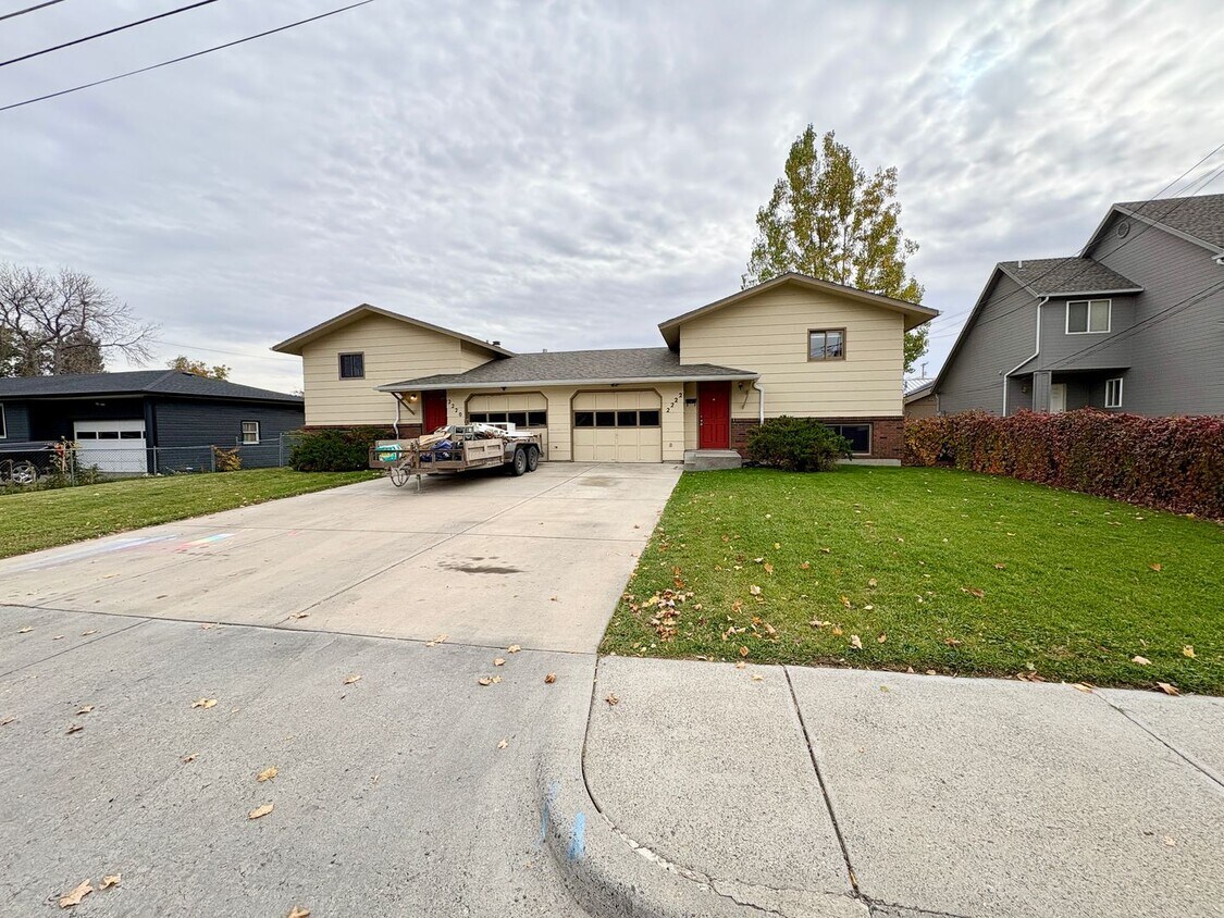 Primary Photo - 2220-2222 Wyoming Ave
