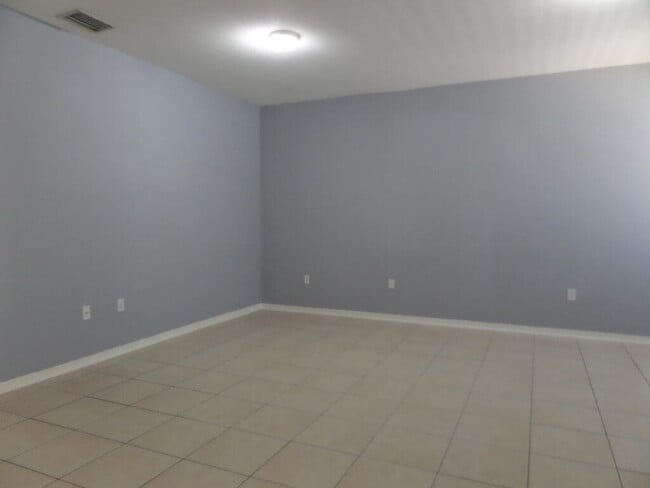 Building Photo - 14007 SW 49th St