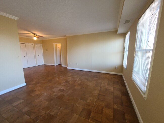 Living dining area - 800 S St Asaph St