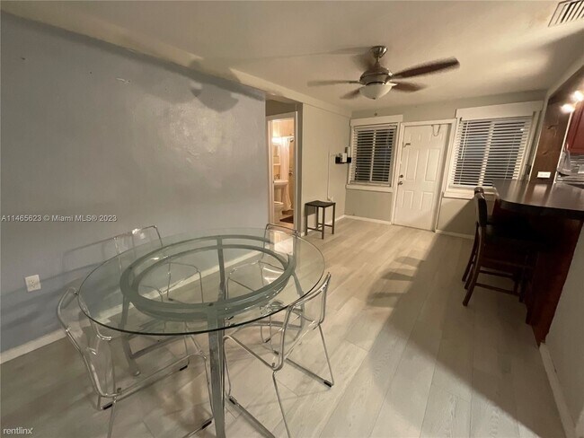Foto del edificio - 3 br, 2 bath House - 385 NW 129th St