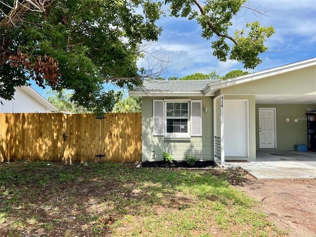Building Photo - 414 Live Oak Ln