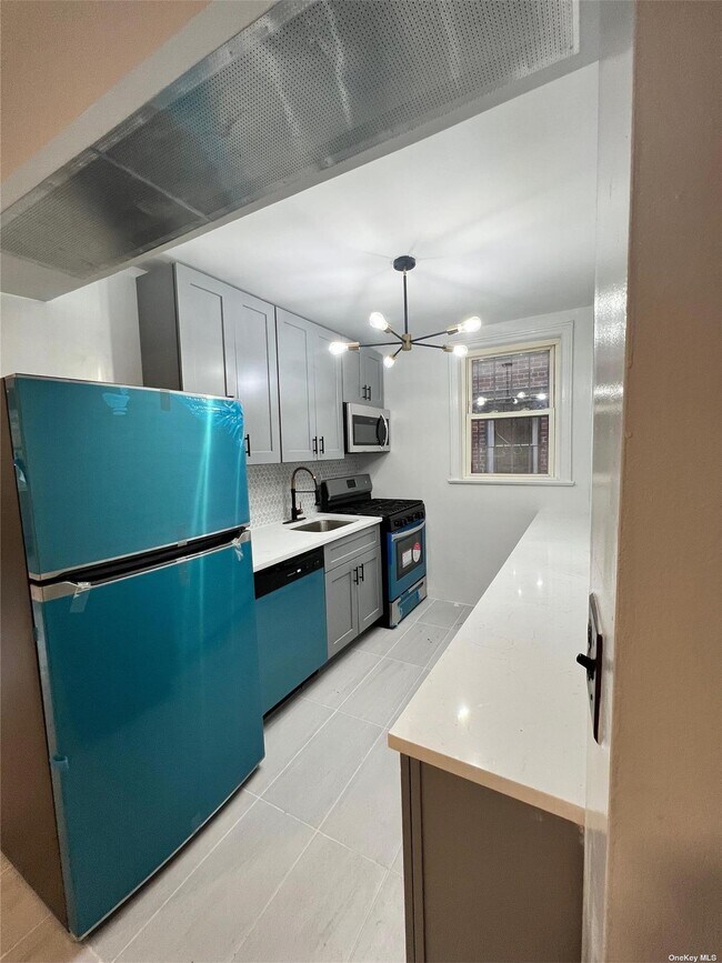 Foto del edificio - 1940 Radcliff Ave