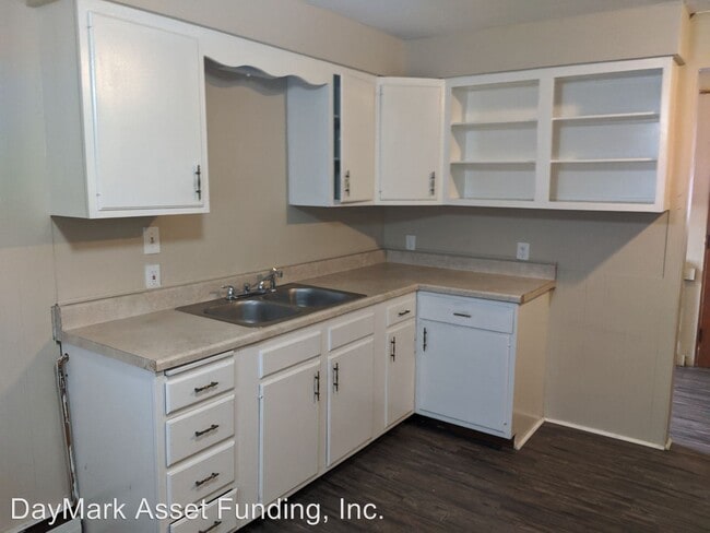 Building Photo - 3 br, 1 bath House - 182 Hawthorne Dr