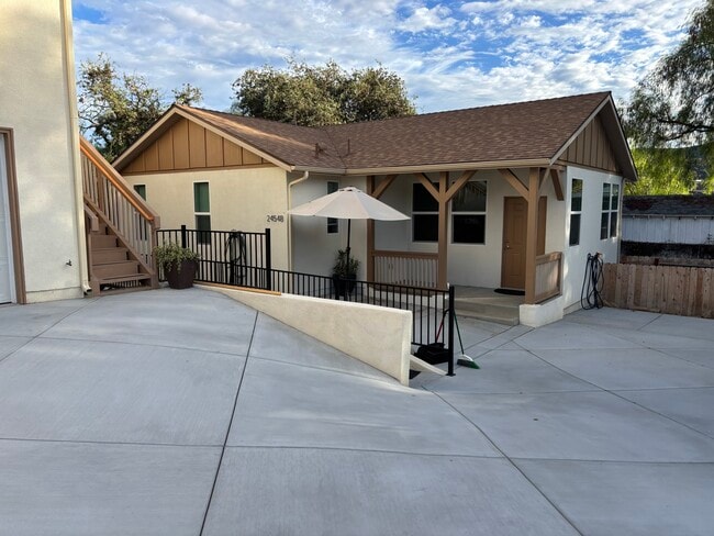 Building Photo - 2454 Los Feliz Dr