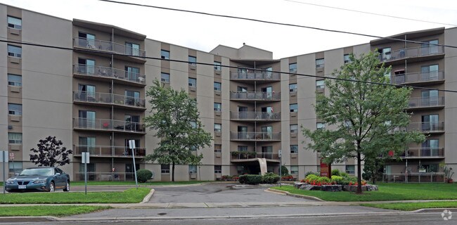 Building Photo - Springbank Manor