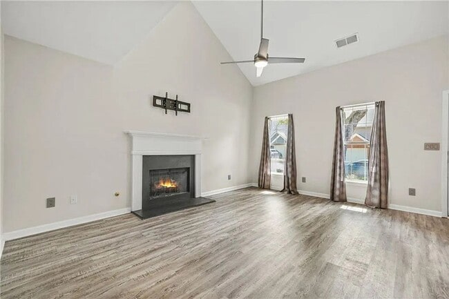 Building Photo - 1288 Gates Cir SE