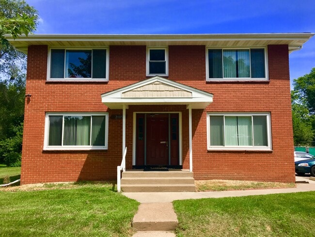 Building Photo - 2105 Hillview Road
