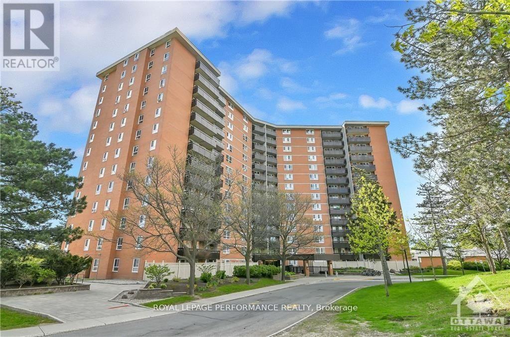 Primary Photo - 2020-2020 Jasmine Crescent