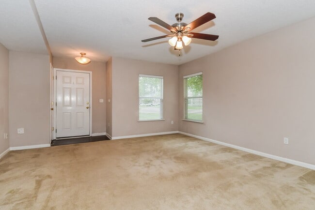 Building Photo - 948 Collinswood Dr