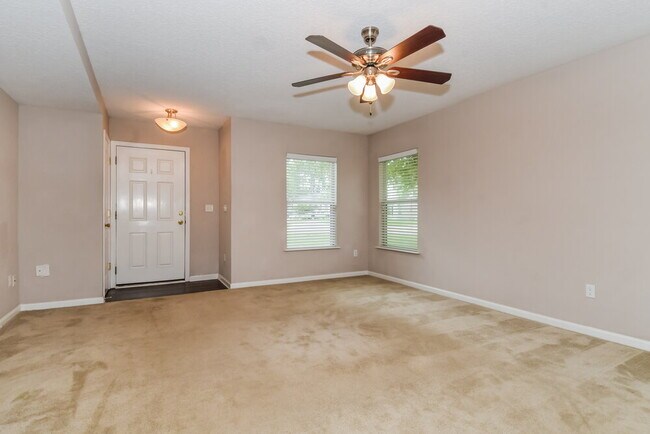Foto del edificio - 948 Collinswood Dr