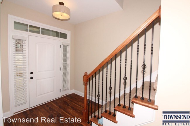 Building Photo - 5 br, 3.5 bath House - 5126 Paul Peel Place