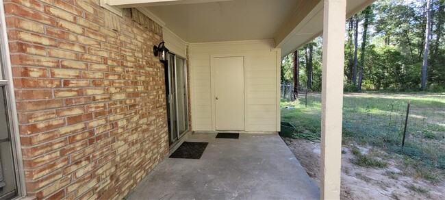 Building Photo - 8 Westway Cir