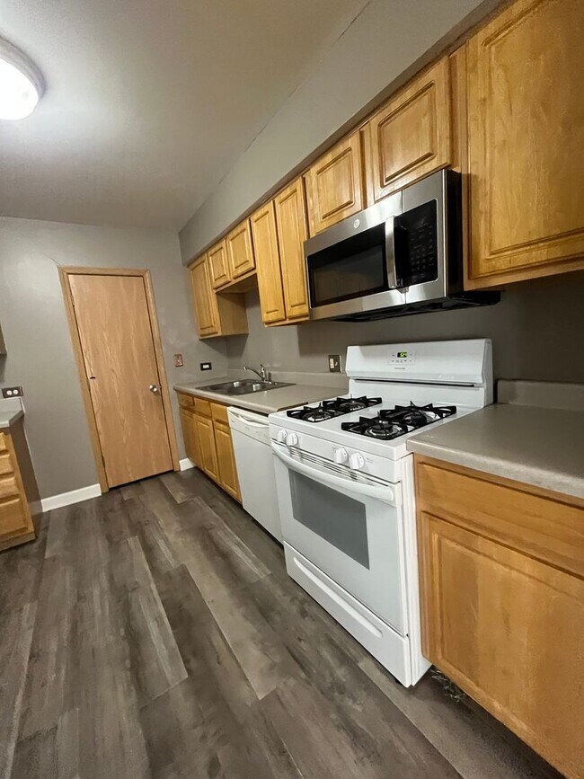 Foto del edificio - Runaway bay Condo Apartment