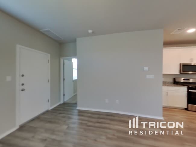 Building Photo - 5200 Saddle Clb Dr