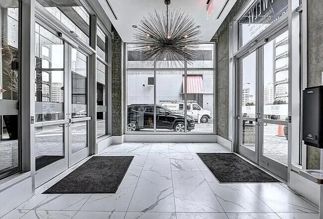 Foto del edificio - 400 W Peachtree St NW