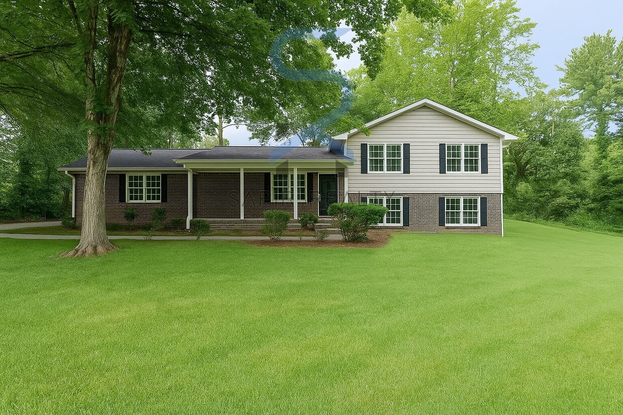 Primary Photo - Move in before October 31st and get $100 O...