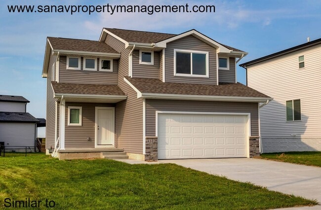 Building Photo - Prime Living: A Spacious Haven with Fenced Backyard in Ankeny
