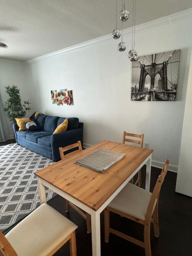 Foto del edificio - 6th Floor Beautiful One Bedroom in Downtow...