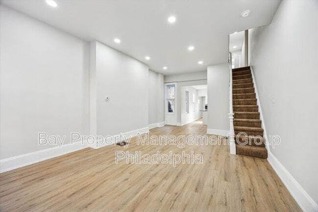 Building Photo - 828 Leland St